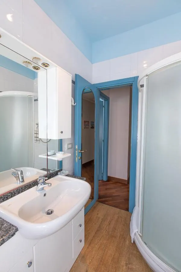 Apartment Rapallo Comodo Appartamento Signorile A Due Passi Dal Mare Con Posto Auto Italy